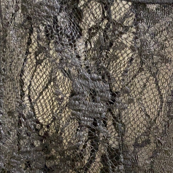 💜 4/$30 - XXI black lace top - Picture 3 of 3